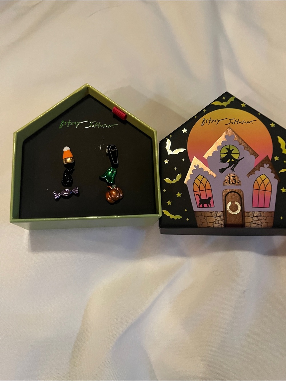 Betsey Johnson Halloween Pin & Earring Set - Black, Orange, Green, Purple